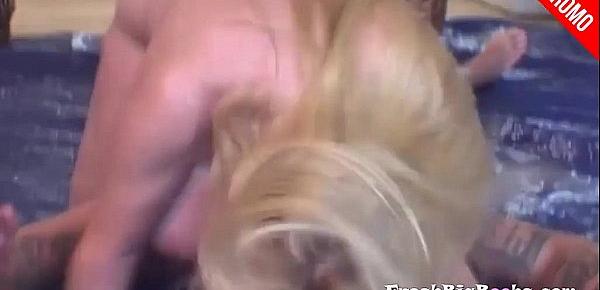  Big Tit Blonde Jessica Oils Herself Up